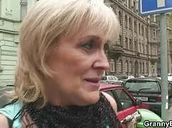 Sharon recibe una se ...